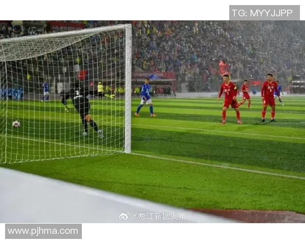 重庆足球队转型之路探索城市联赛新机遇与挑战